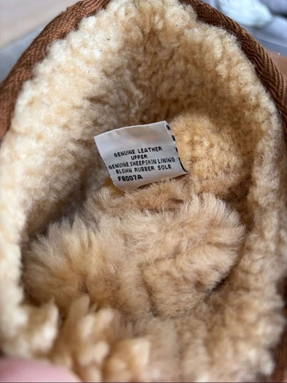 UGG Classic Short Boots Women’s 5245 Chestnut Tan Suede Sheepskin Lined Size 7